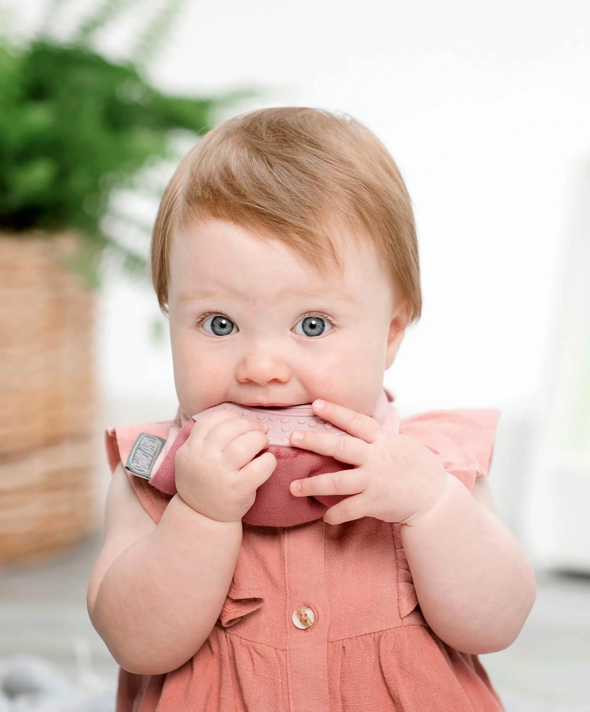 Cheeky Chompers Neckerchew Teething Dribble Bib - Pink Rainbow