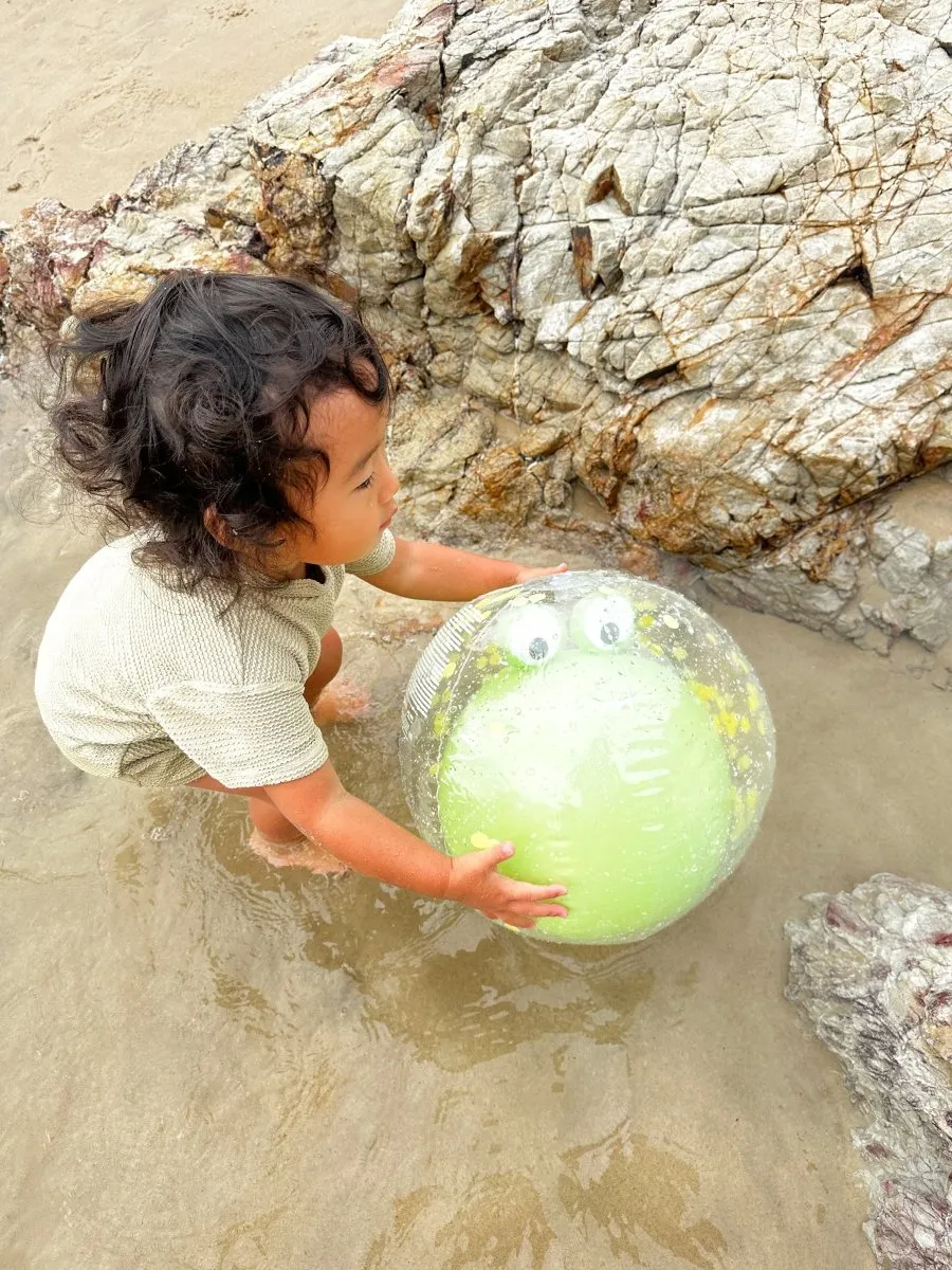 SUNNYLiFE 3D Inflatable Beach Ball Cookie the Croc Light Khaki